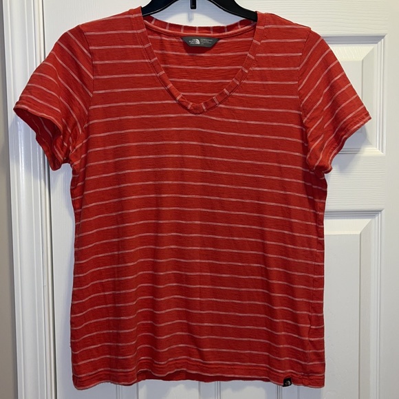 The North Face Tops - ⭐️North Face top